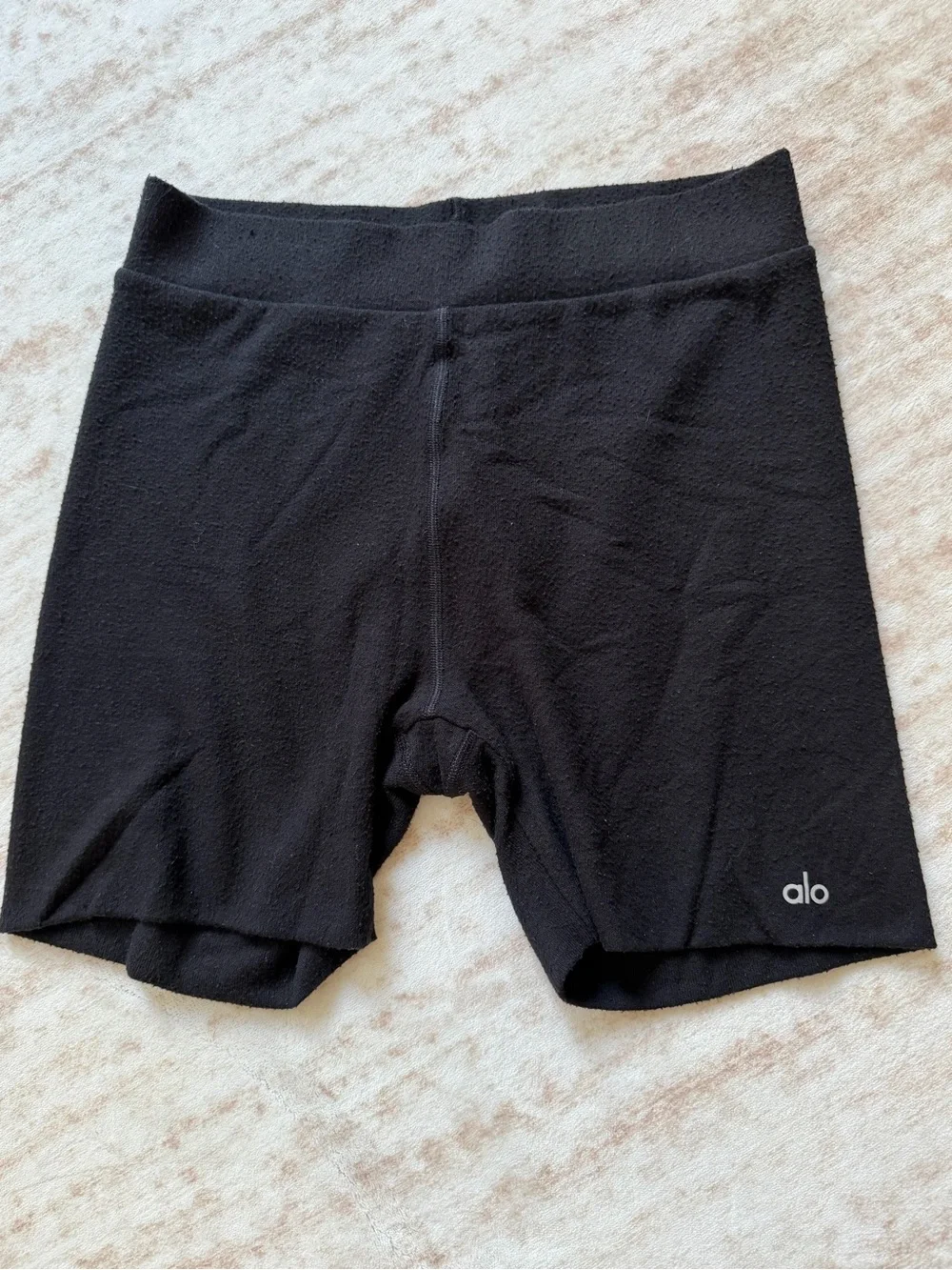 ALO Yoga Women’s Black Athletic Bike Shorts
